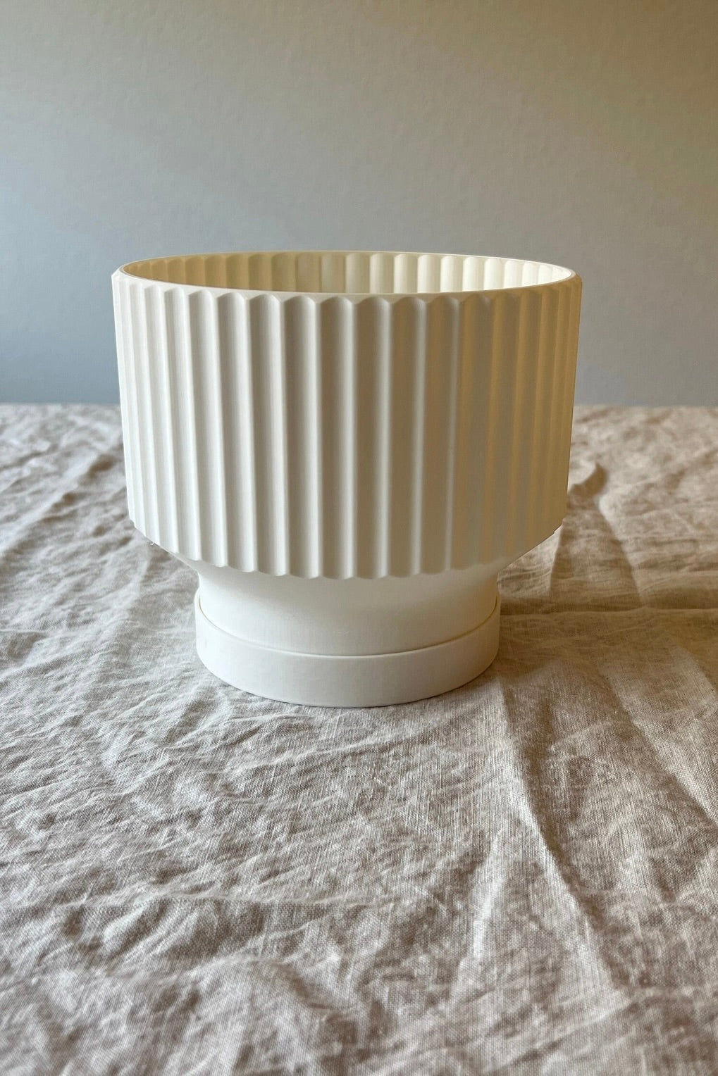 CLASSIC PLANTER POT - WHITE