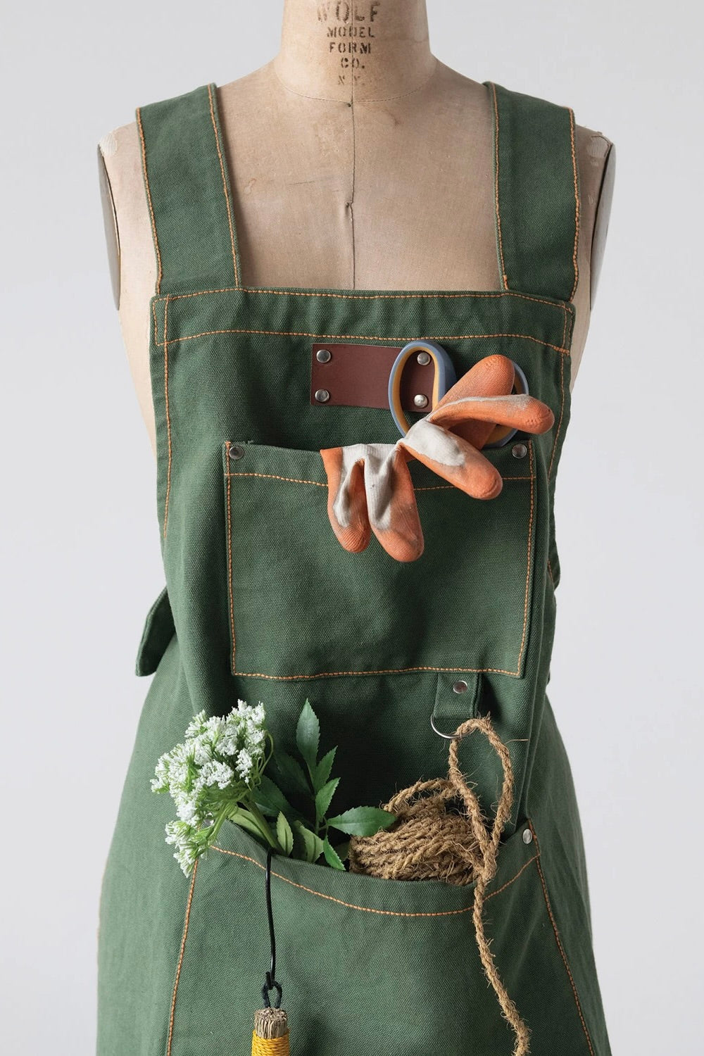 CROSS BACK APRON