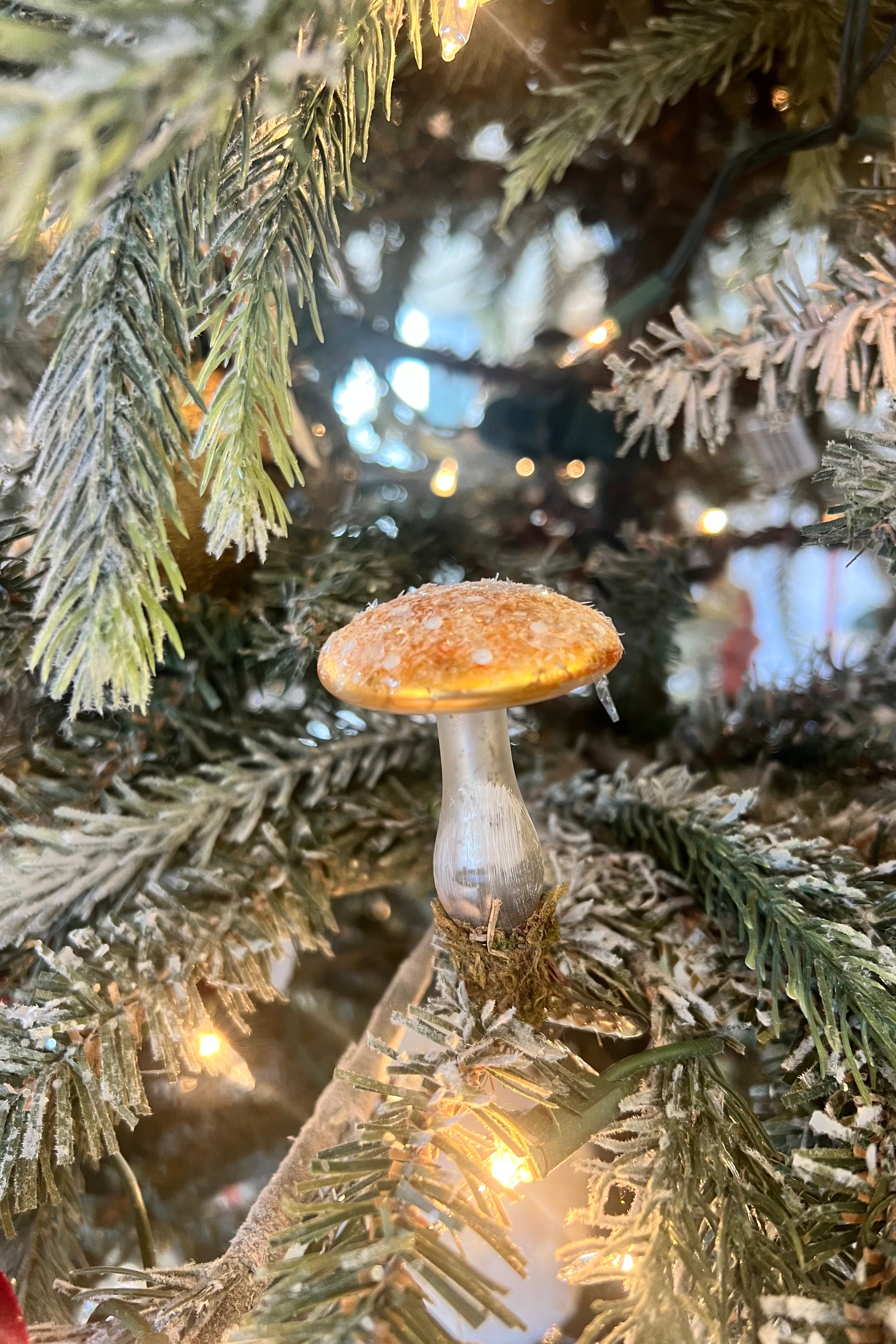 CLIP ON MUSHROOM ORNAMENT