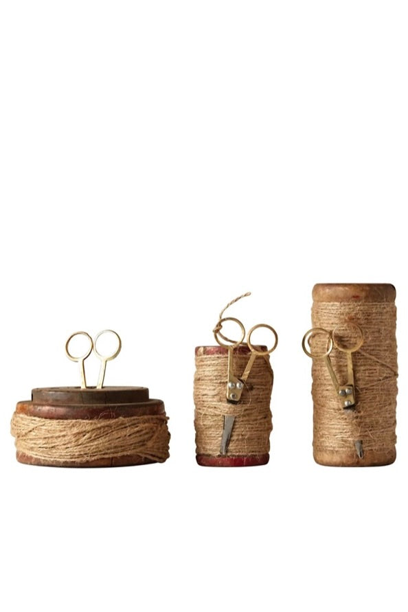 VINTAGE WOODEN SPOOLS W/JUTE & SCISSORS