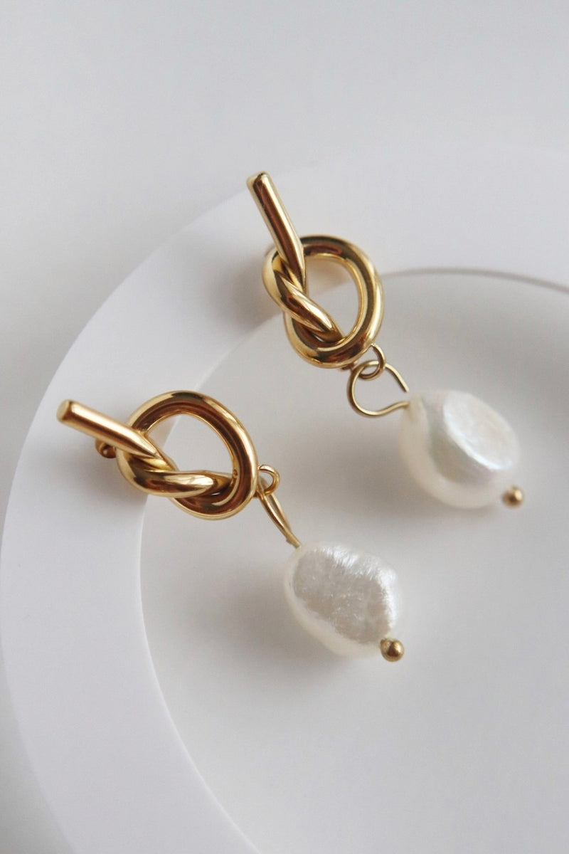 JESSA JEWELRY - KNOTTED PEARL DROP EARRINGS