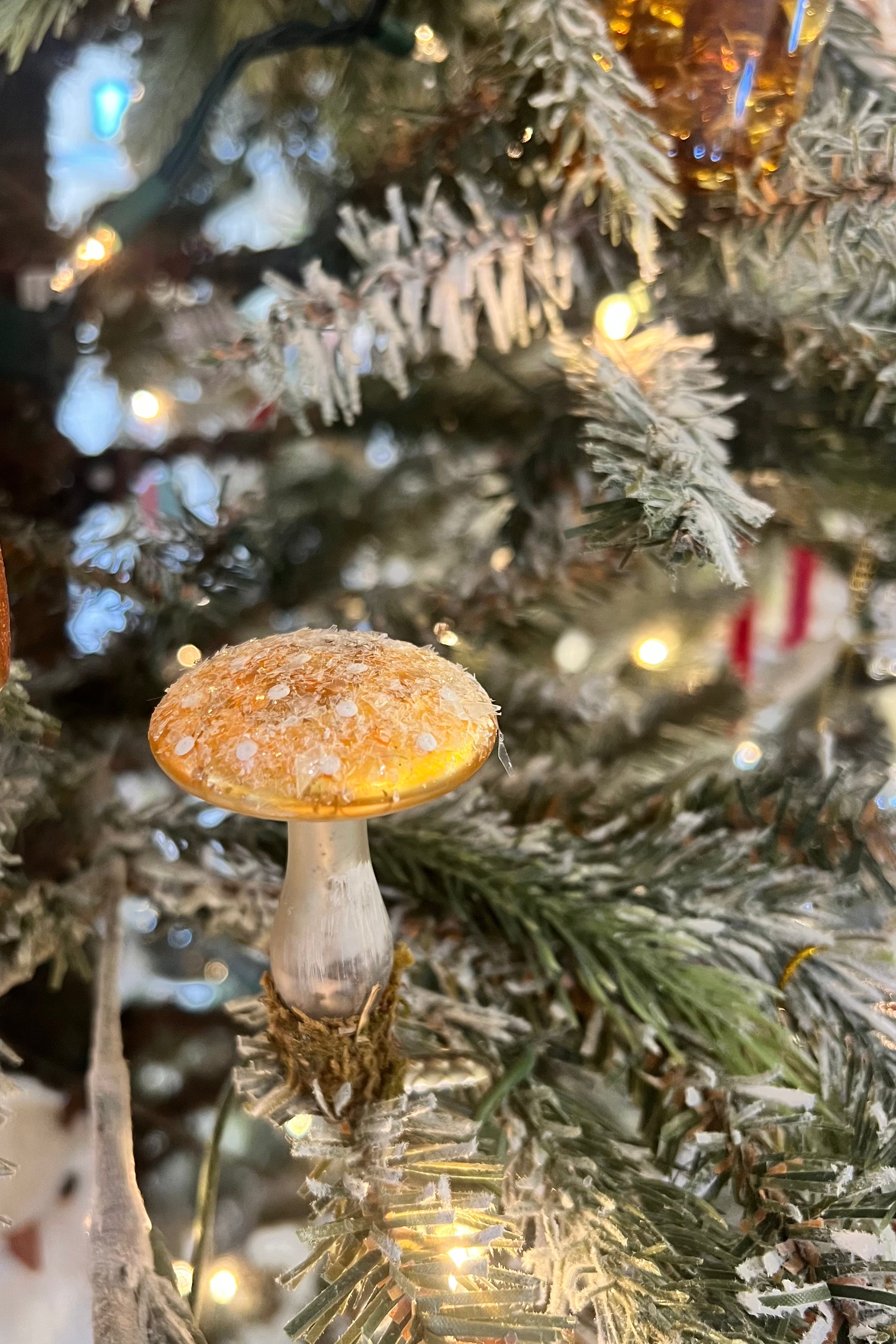 CLIP ON MUSHROOM ORNAMENT