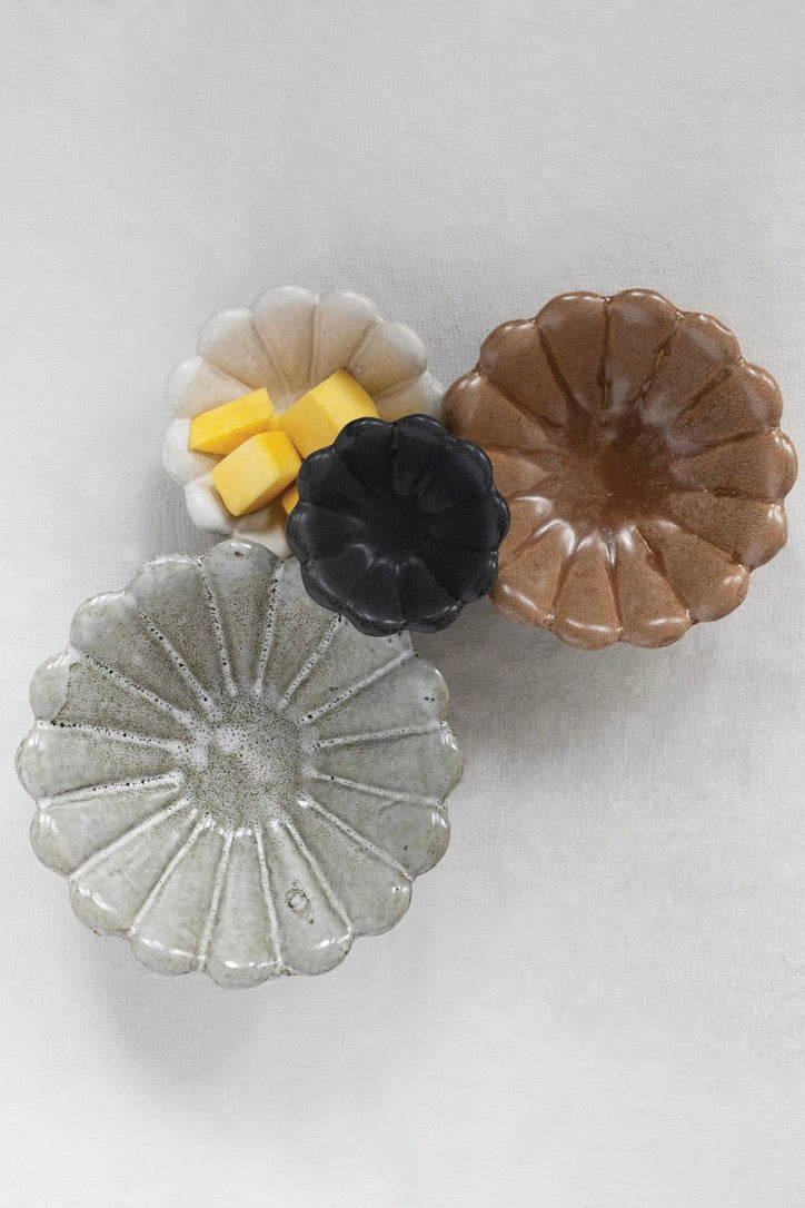 STONEWARE FLOWER BOWLS