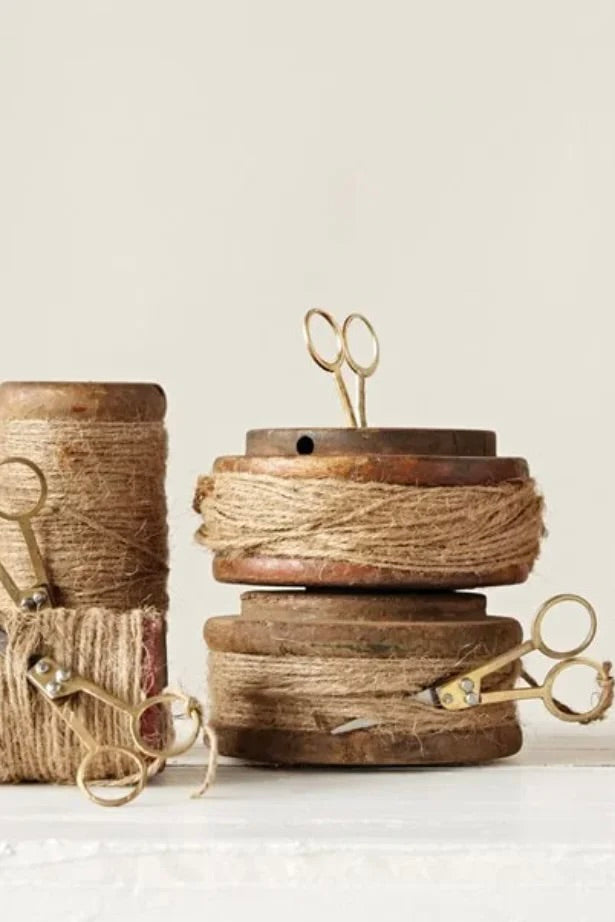 VINTAGE WOODEN SPOOLS W/JUTE & SCISSORS