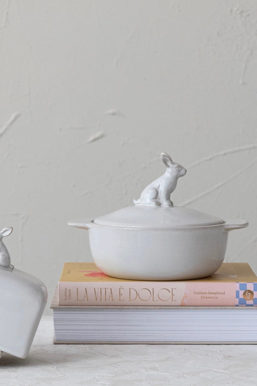 STONEWARE BAKER W/RABBIT FINIAL