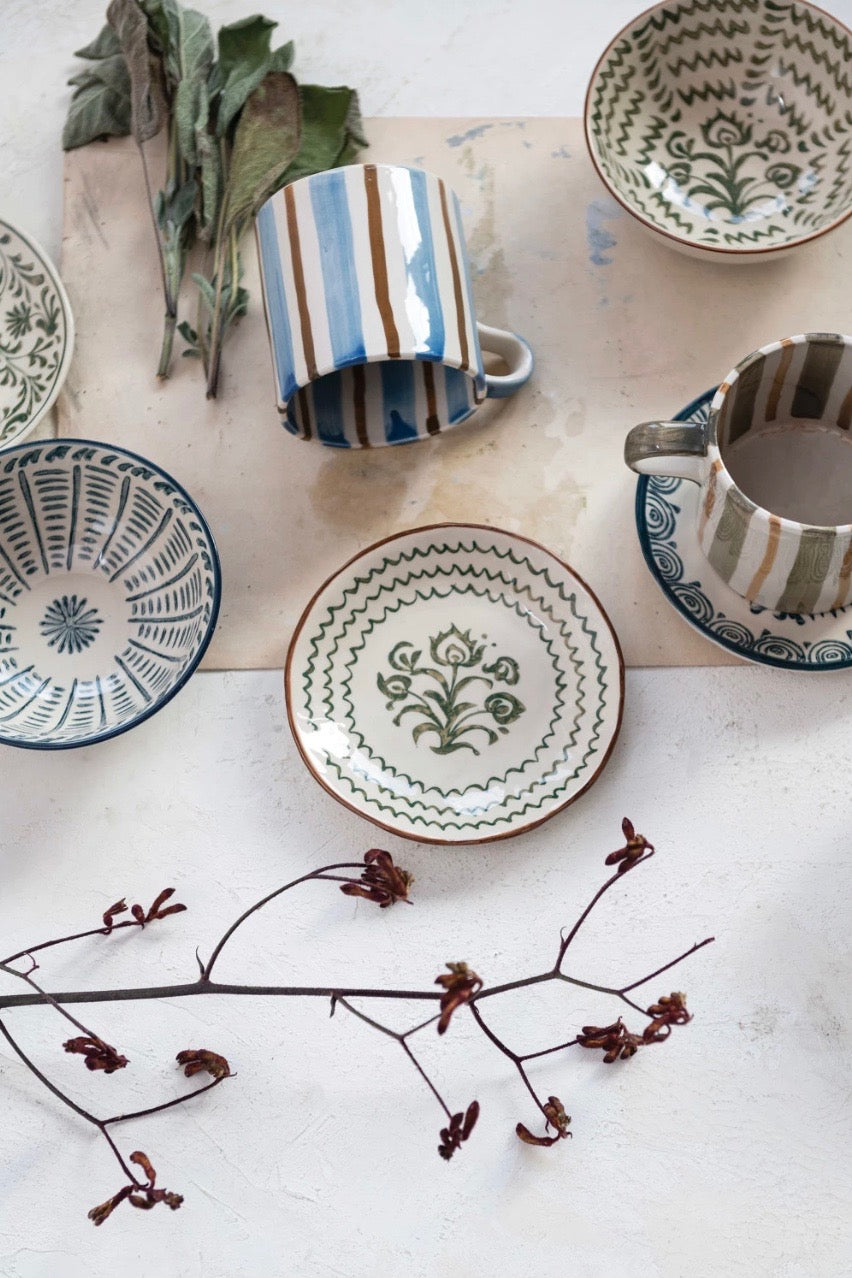 STONEWARE PLATE W/FLORAL DESIGN