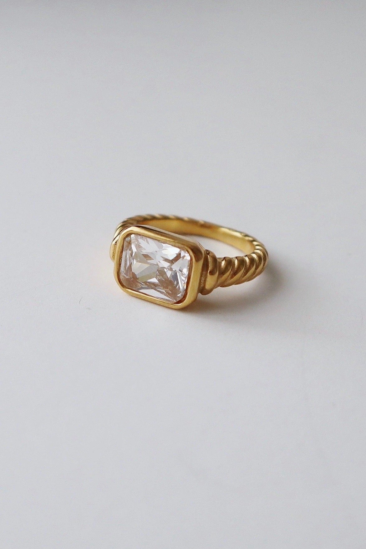 JESSA JEWELRY - WAVERLY RING