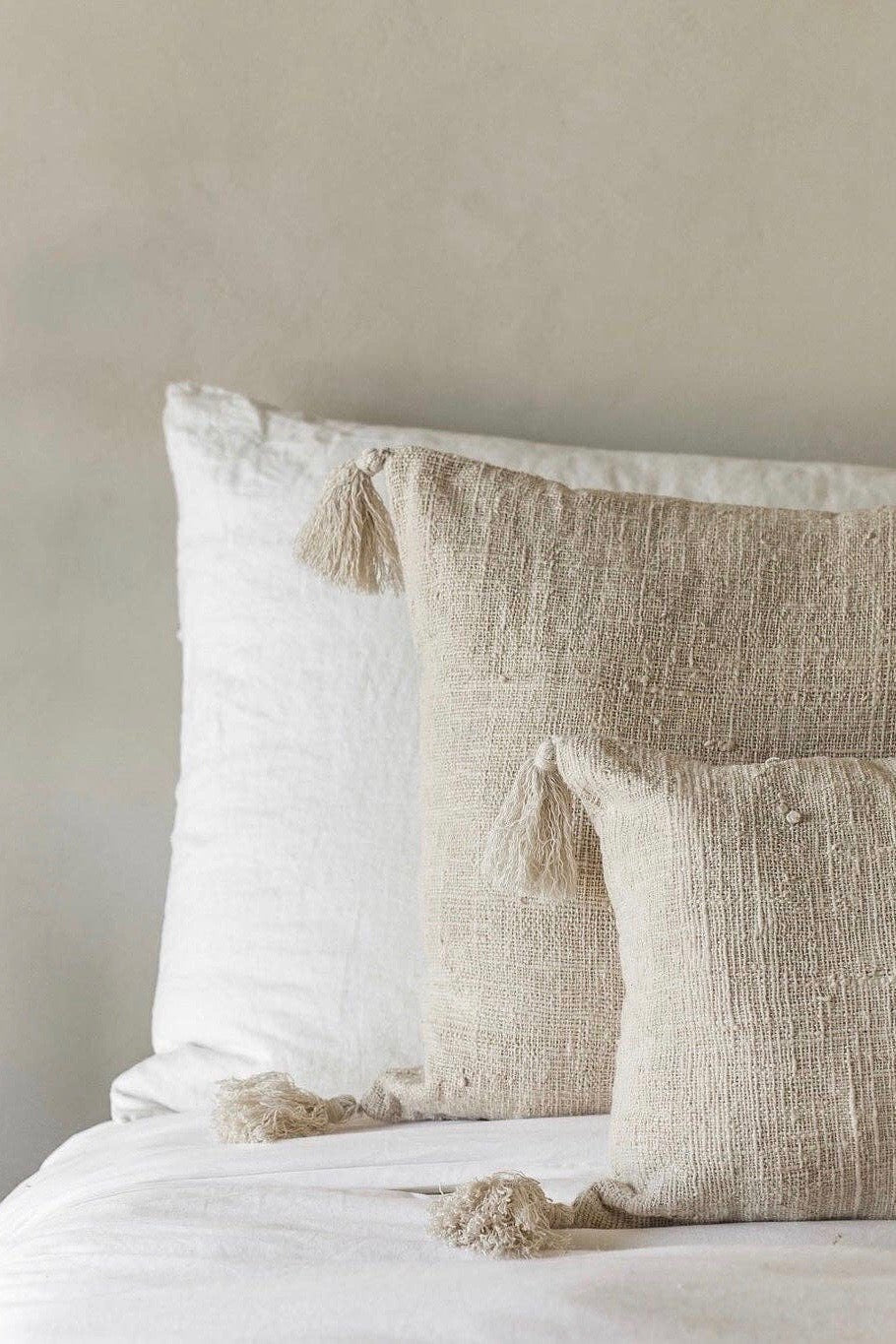 JITANA - SIERRA PILLOW  - NATURAL TASSEL