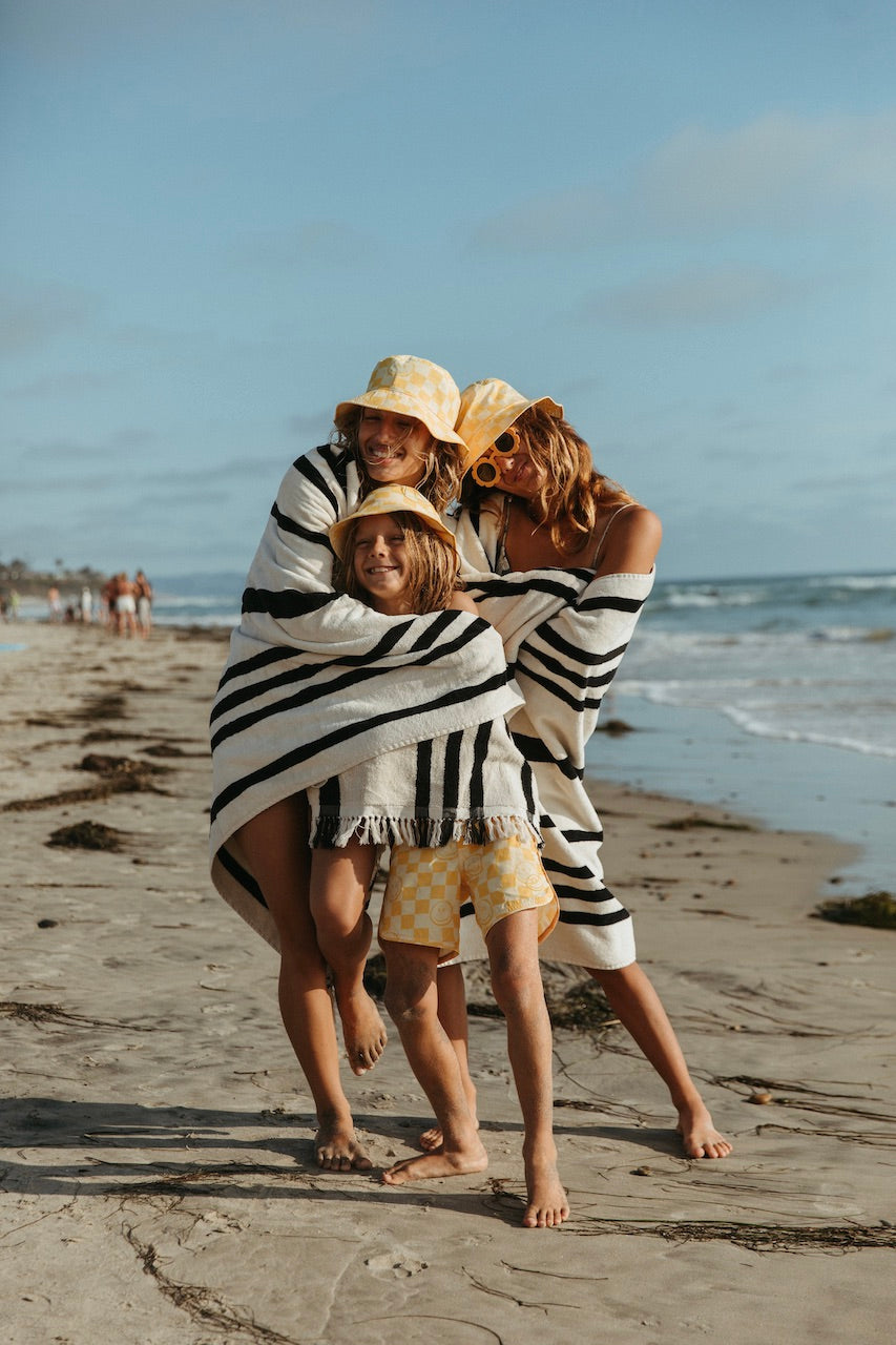 SEAESTA SURF X ROB MACHADO SURFBOARDS GOLDEN SMILE BUCKET HAT