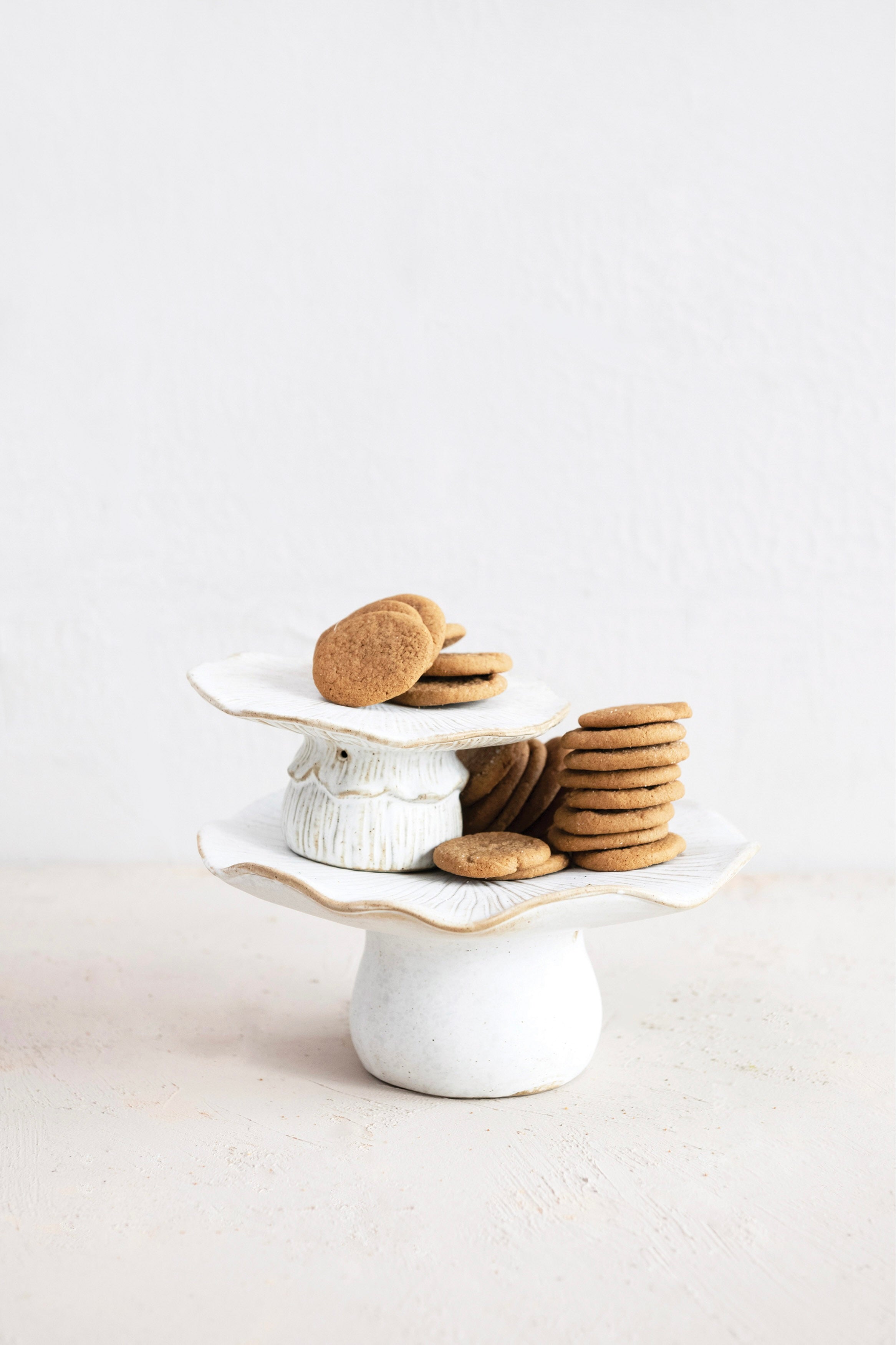 MUSHROOM PEDESTAL