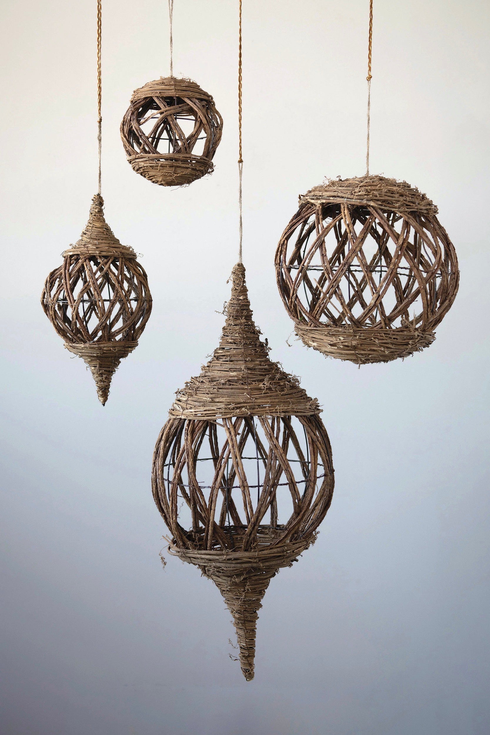 HØM - RATTAN TEARDROP ORNAMENT(IN STORE PICK-UP ONLY)