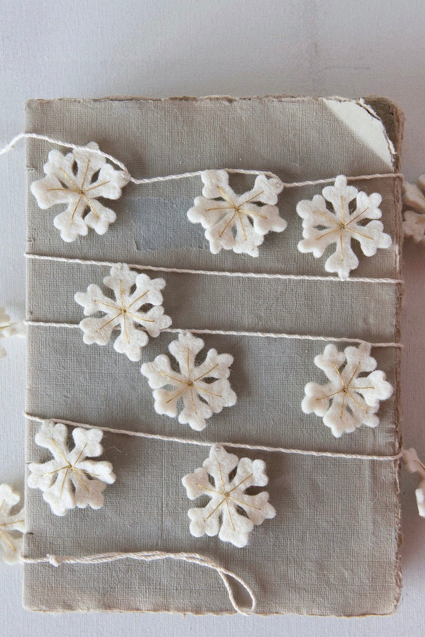 HØM - WOOL FELT SNOWFLAKE GARLAND